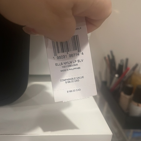 New with tags Coach labtop case with 2 zippered compartments⭐️⭐️⭐️⭐️⭐️⭐️ - Picture 2 of 4